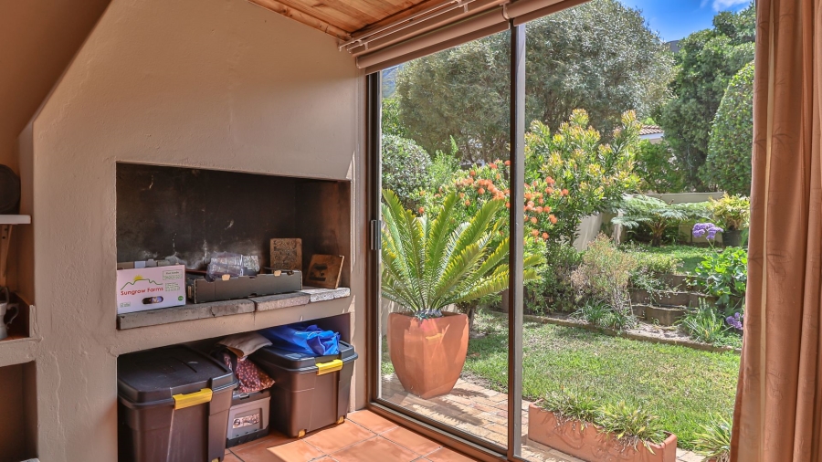 3 Bedroom Property for Sale in Chanteclair Western Cape